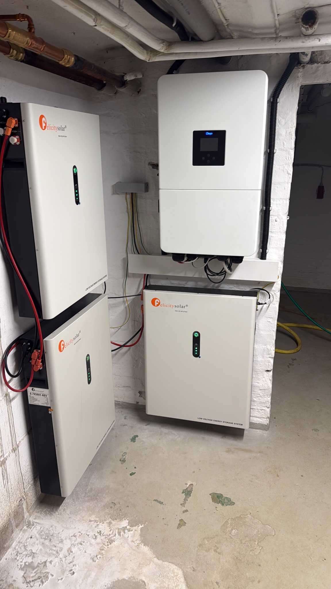 Deye inverter with multiple Felicity Solar battery storage units